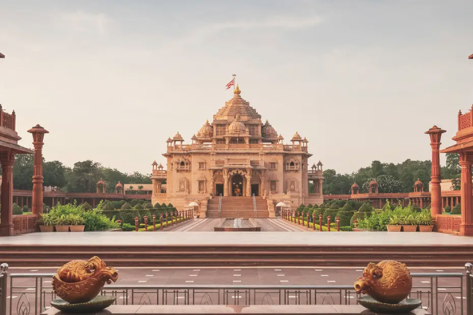 नई दिल्ली स्थित भव्य स्वामीनारायण अक्षरधाम मंदिर का दृश्य